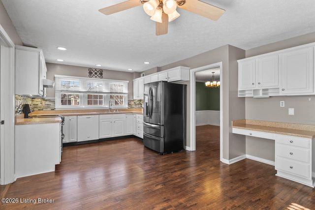 11716 Robinlynn Ln, Louisville, KY 40243