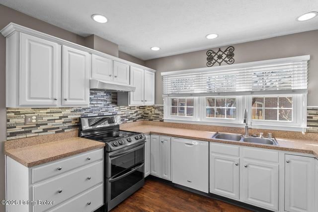 11716 Robinlynn Ln, Louisville, KY 40243