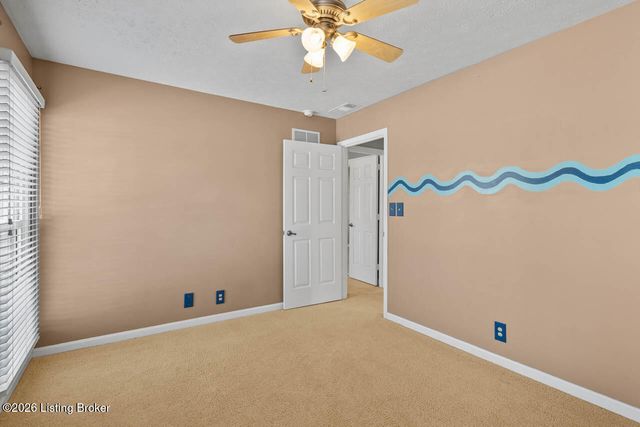 11716 Robinlynn Ln, Louisville, KY 40243