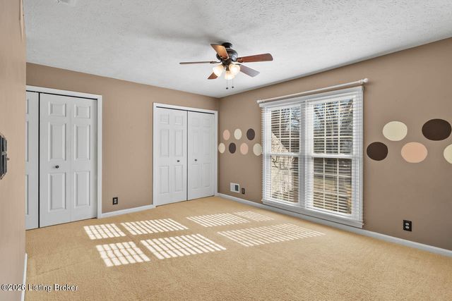 11716 Robinlynn Ln, Louisville, KY 40243