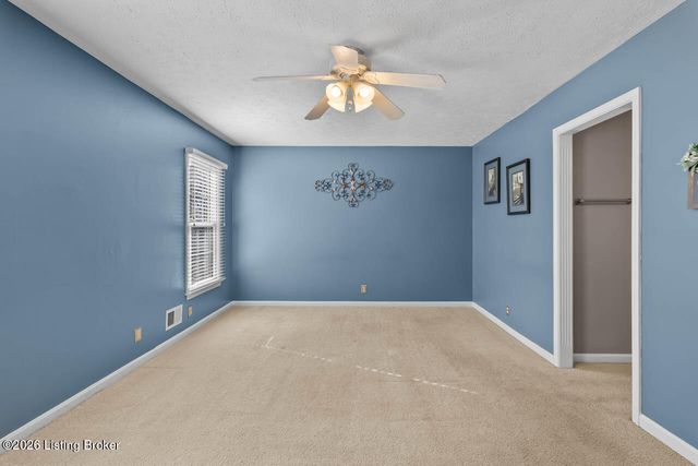 11716 Robinlynn Ln, Louisville, KY 40243