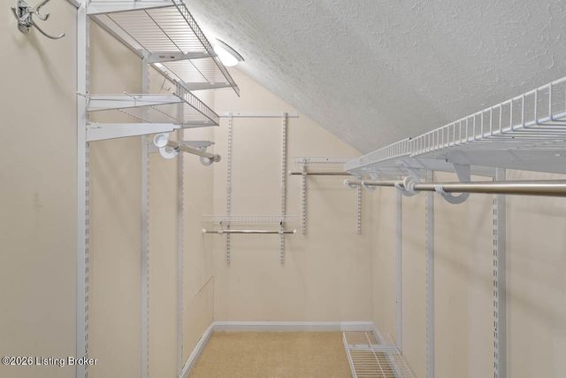 11716 Robinlynn Ln, Louisville, KY 40243