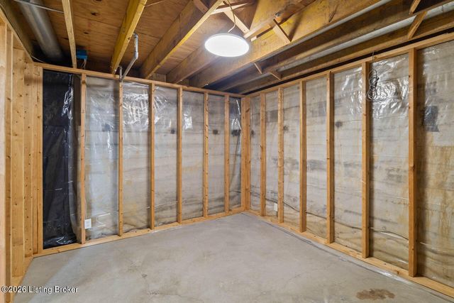 11716 Robinlynn Ln, Louisville, KY 40243