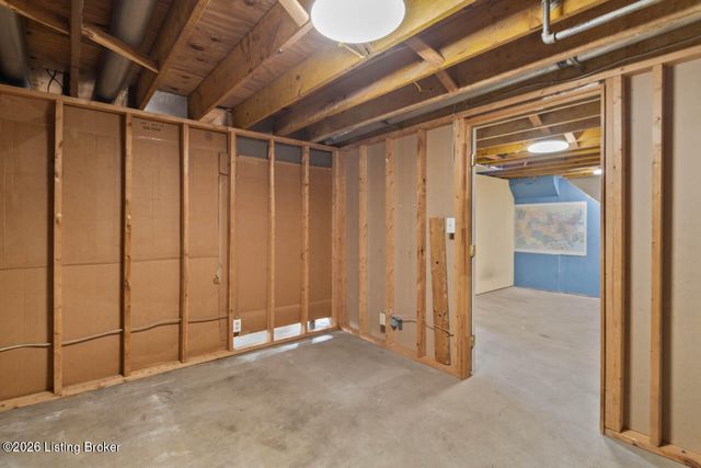 11716 Robinlynn Ln, Louisville, KY 40243