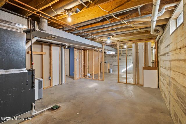 11716 Robinlynn Ln, Louisville, KY 40243