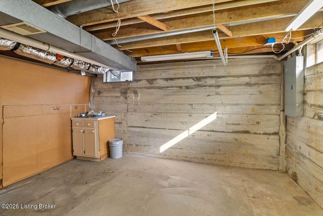 11716 Robinlynn Ln, Louisville, KY 40243