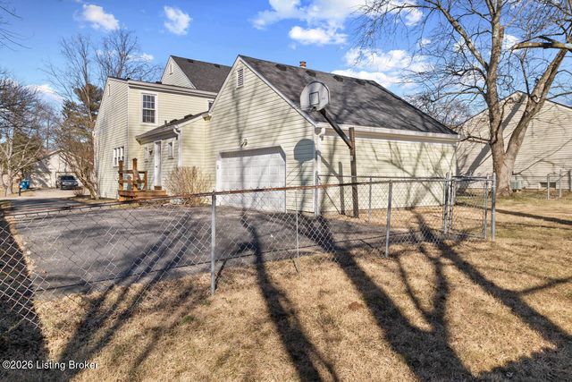 11716 Robinlynn Ln, Louisville, KY 40243