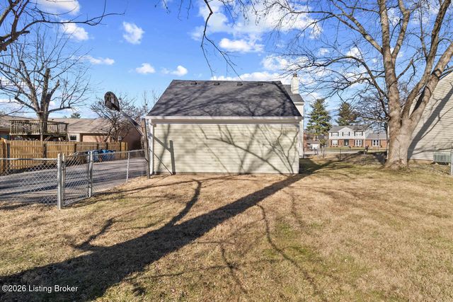 11716 Robinlynn Ln, Louisville, KY 40243