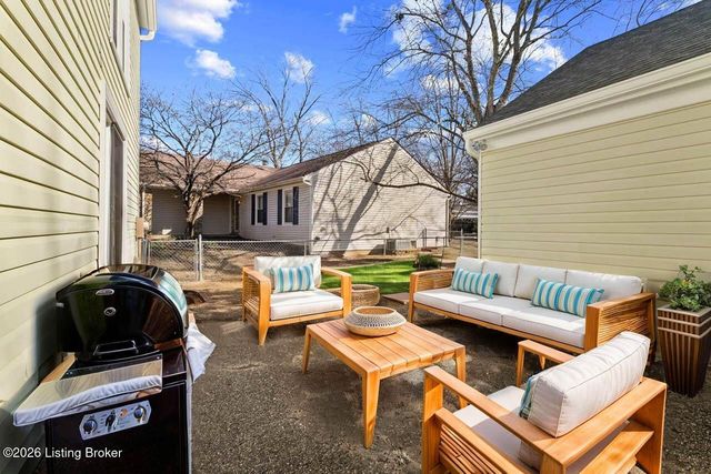 11716 Robinlynn Ln, Louisville, KY 40243