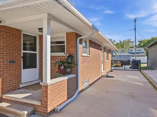22406 Alexander Street, St. Clair Shores, MI 48081