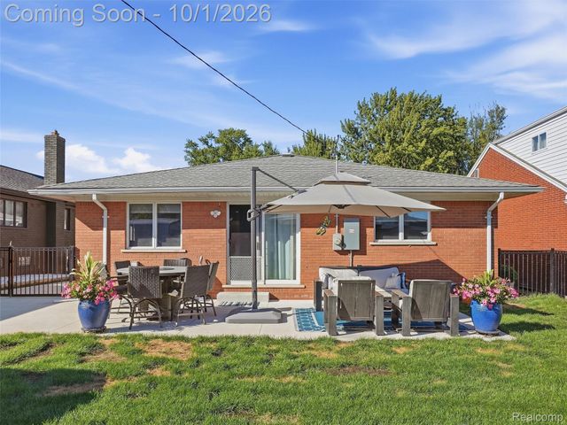 22406 Alexander Street, St. Clair Shores, MI 48081