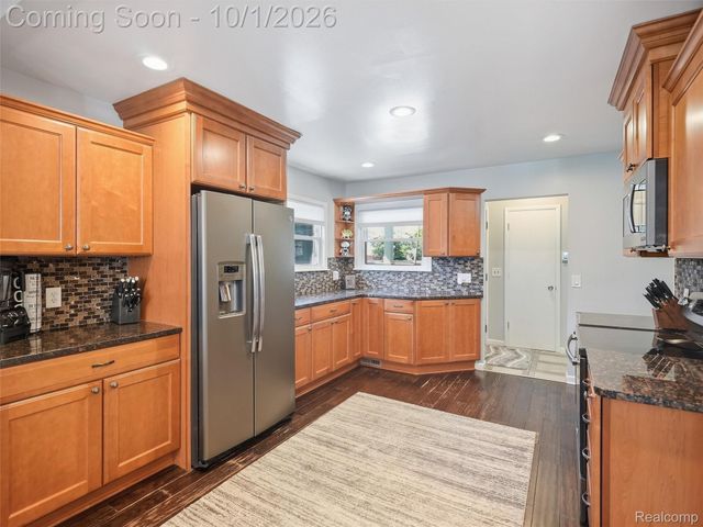 22406 Alexander Street, St. Clair Shores, MI 48081