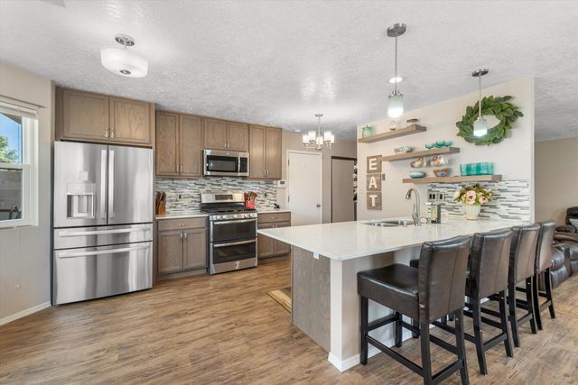 89 Wyoming Autumn Road NE, Rio Rancho, NM 87124