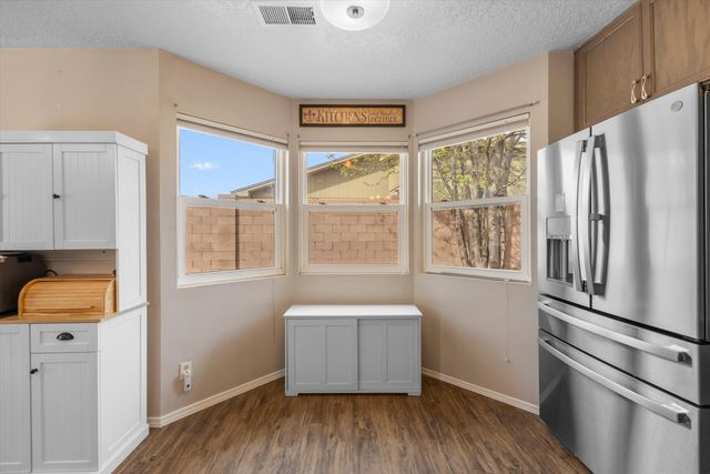 89 Wyoming Autumn Road NE, Rio Rancho, NM 87124