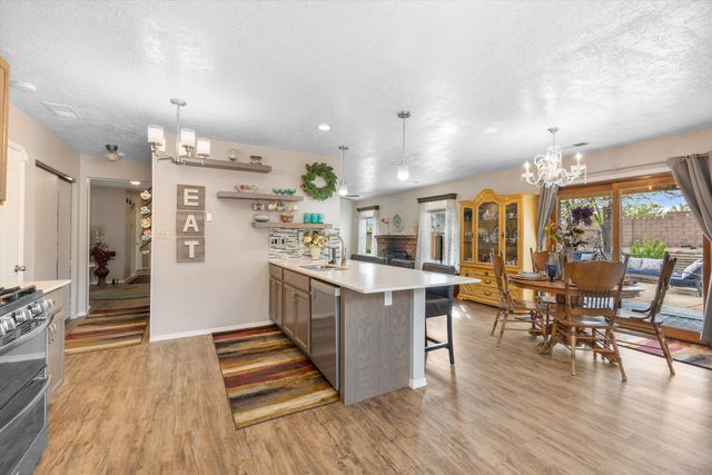 89 Wyoming Autumn Road NE, Rio Rancho, NM 87124