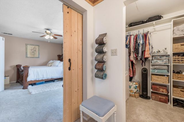 89 Wyoming Autumn Road NE, Rio Rancho, NM 87124