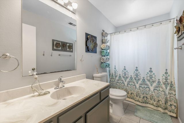 89 Wyoming Autumn Road NE, Rio Rancho, NM 87124