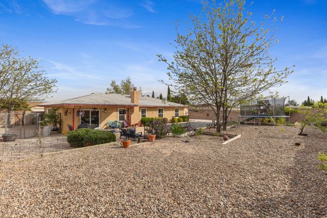 89 Wyoming Autumn Road NE, Rio Rancho, NM 87124