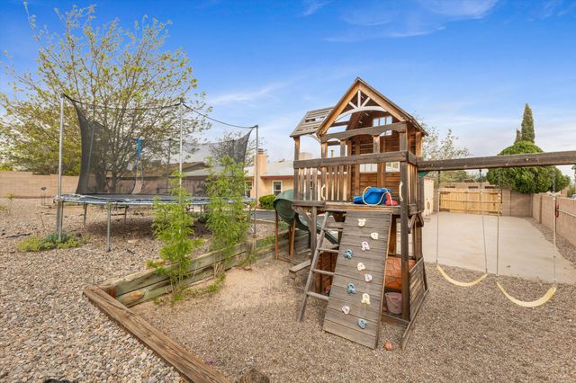 89 Wyoming Autumn Road NE, Rio Rancho, NM 87124