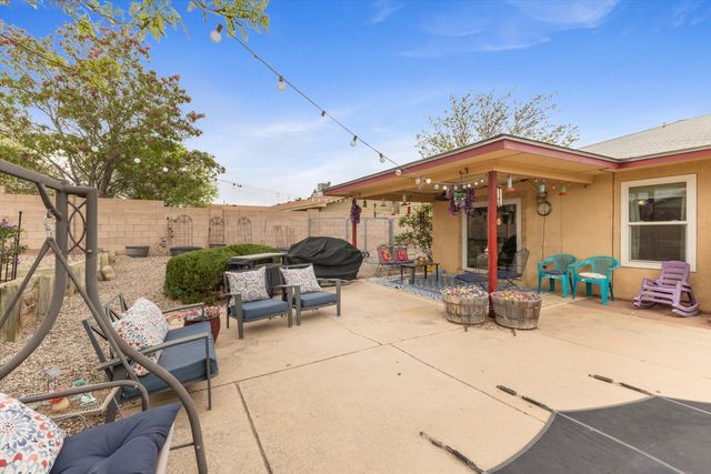 89 Wyoming Autumn Road NE, Rio Rancho, NM 87124