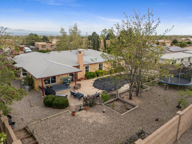 89 Wyoming Autumn Road NE, Rio Rancho, NM 87124