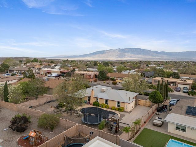 89 Wyoming Autumn Road NE, Rio Rancho, NM 87124