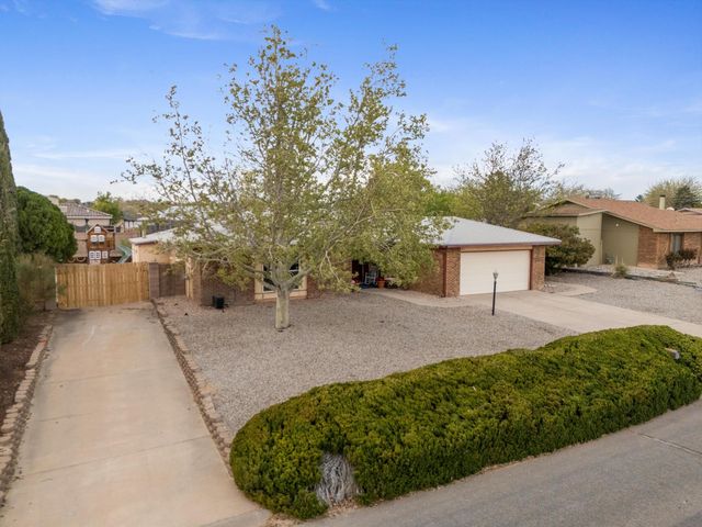 89 Wyoming Autumn Road NE, Rio Rancho, NM 87124