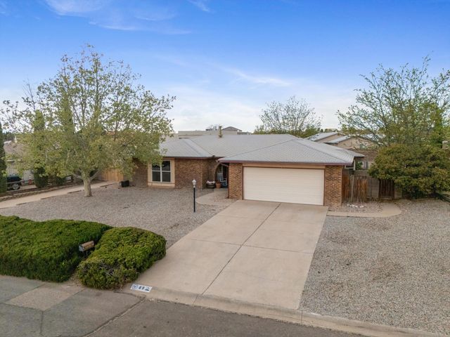 89 Wyoming Autumn Road NE, Rio Rancho, NM 87124