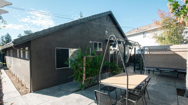 1028 Putnam Ct, Turlock, CA 95382