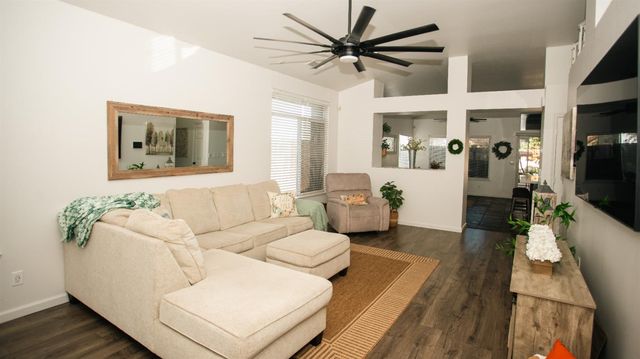 1028 Putnam Ct, Turlock, CA 95382