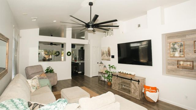 1028 Putnam Ct, Turlock, CA 95382