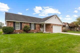 3847 Bonaventure Drive, Columbus, IN 47203