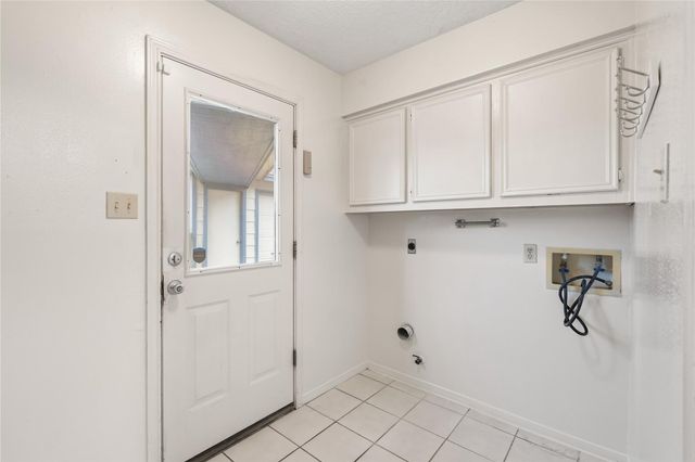 8115 Town Creek Drive, Houston, TX 77095