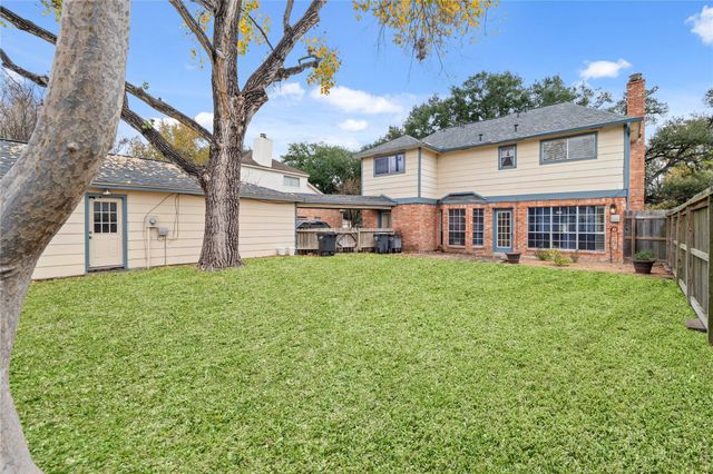 8115 Town Creek Drive, Houston, TX 77095