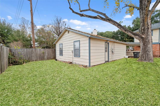 8115 Town Creek Drive, Houston, TX 77095