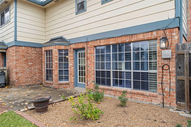 8115 Town Creek Drive, Houston, TX 77095