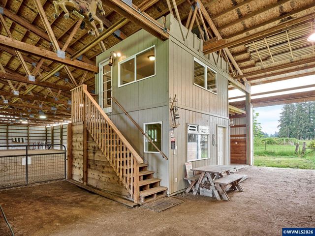 12175 W Stayton Rd, Aumsville, OR 97325