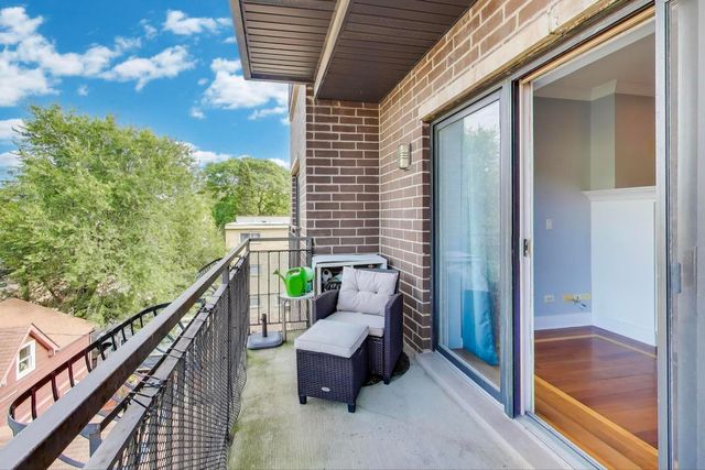 2224 W Touhy Avenue 3N, Chicago, IL 60645