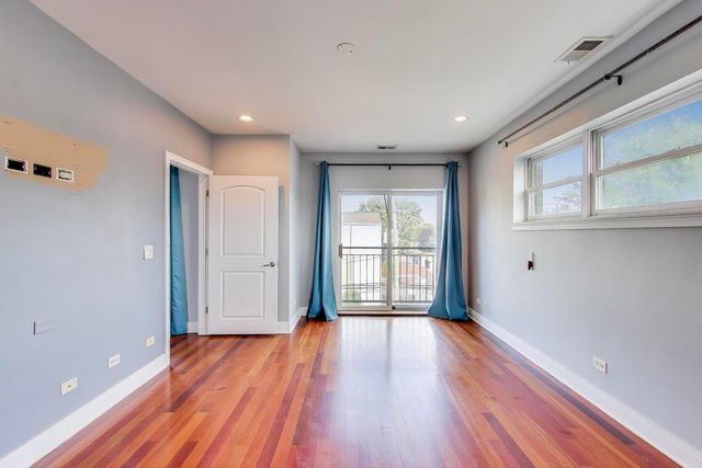 2224 W Touhy Avenue 3N, Chicago, IL 60645