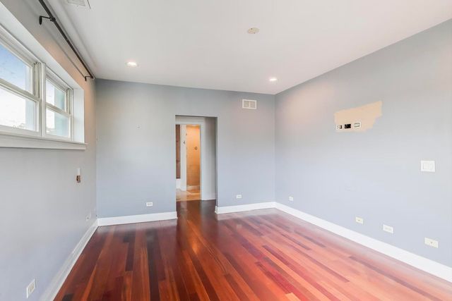 2224 W Touhy Avenue 3N, Chicago, IL 60645