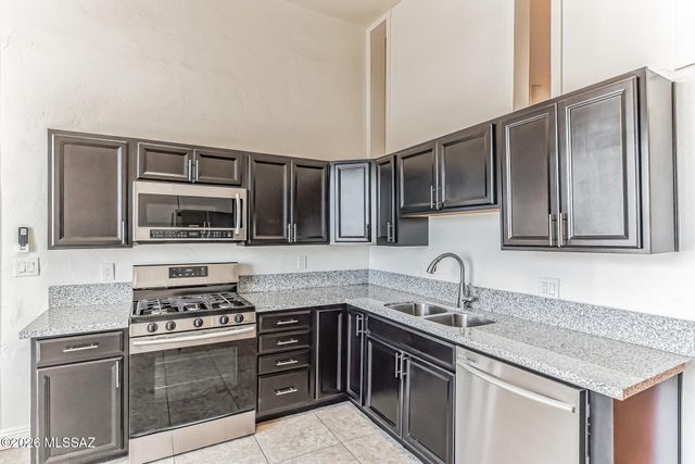 239 S 5th Avenue, Tucson, AZ 85701