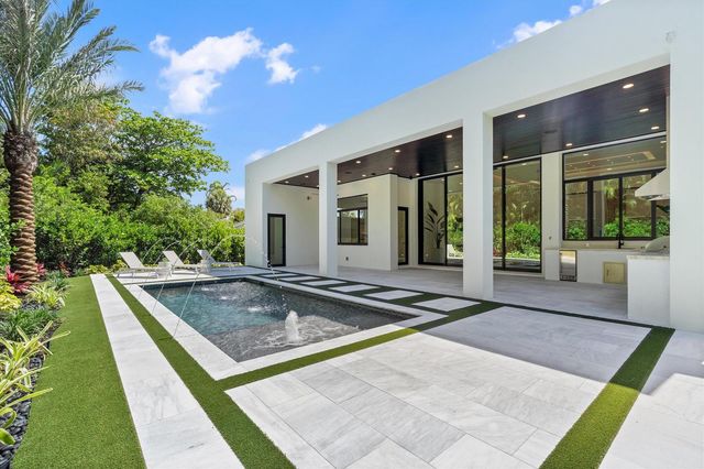 505 SE Atlantic Drive, Lantana, FL 33462