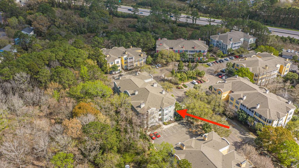 Image 10 of property listing at 1626 Telfair Way, Charleston, SC 29412