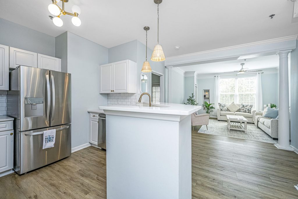 Image 12 of property listing at 1626 Telfair Way, Charleston, SC 29412