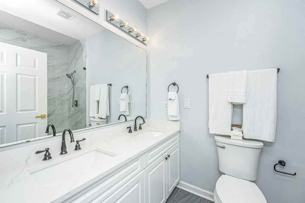 Image 25 of property listing at 1626 Telfair Way, Charleston, SC 29412