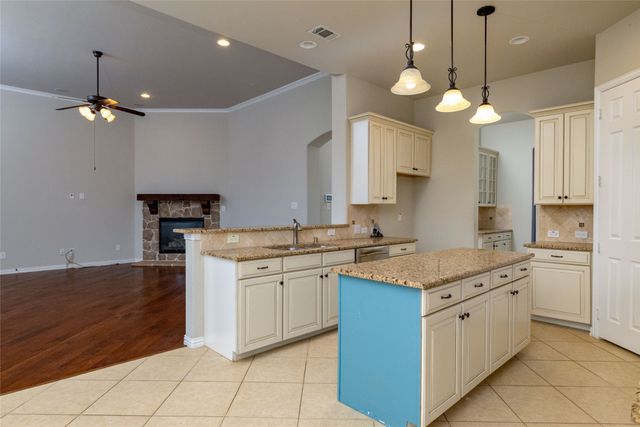 2004 Laurel Valley Drive, Keller, TX 76248