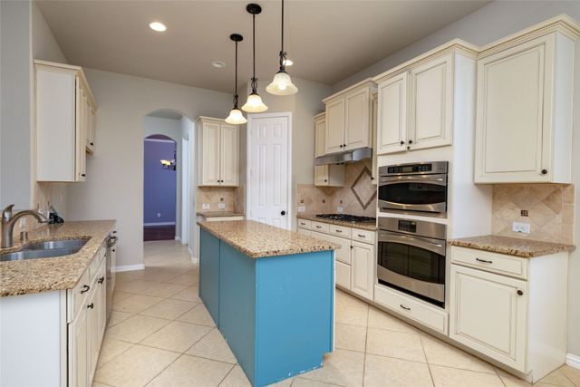 2004 Laurel Valley Drive, Keller, TX 76248