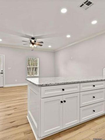 13411 Country Meadow Ave, Baton Rouge, LA 70816