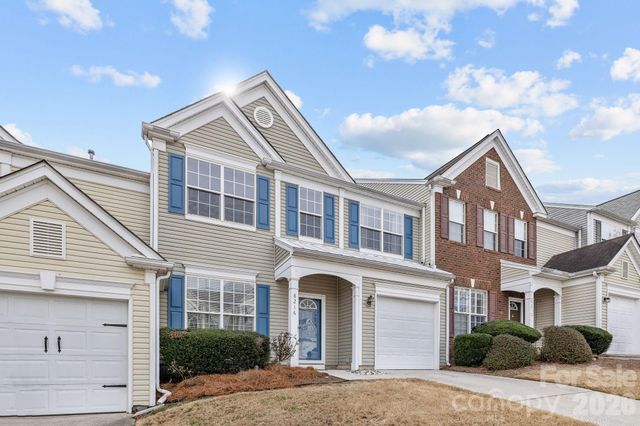 8216 Gossomer Bay Drive, Charlotte, NC 28270