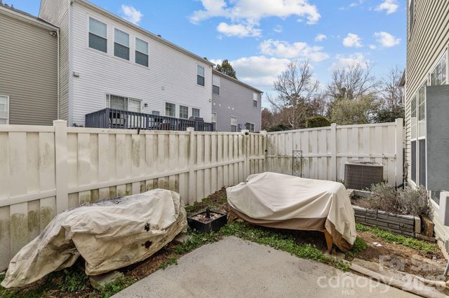 8216 Gossomer Bay Drive, Charlotte, NC 28270